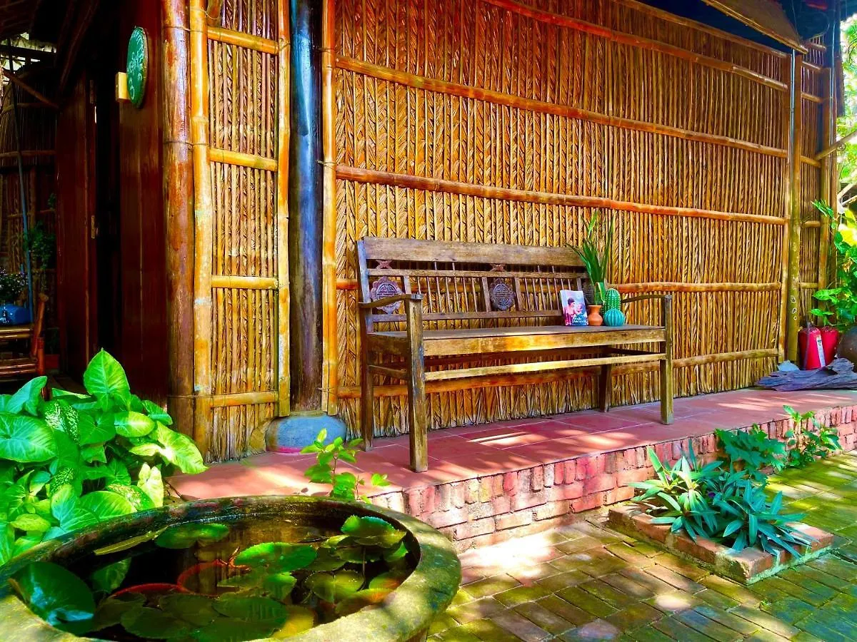 Under The Coconut Tree Hoi An Homestay 0*,