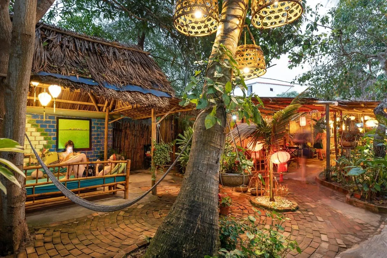 Under The Coconut Tree Hoi An Homestay 0*,  Vietnam