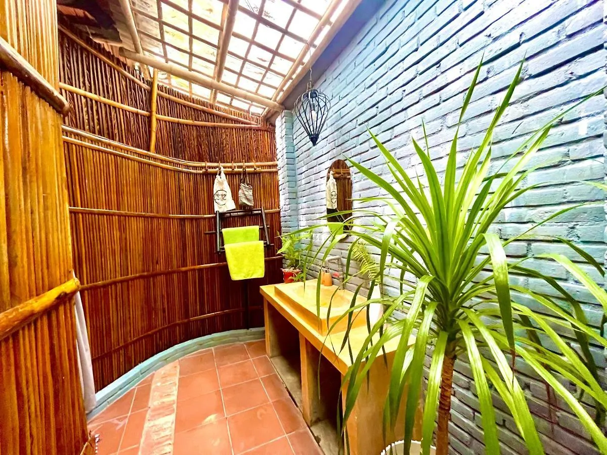 Under The Coconut Tree Hoi An Homestay 0*,  Vietnam