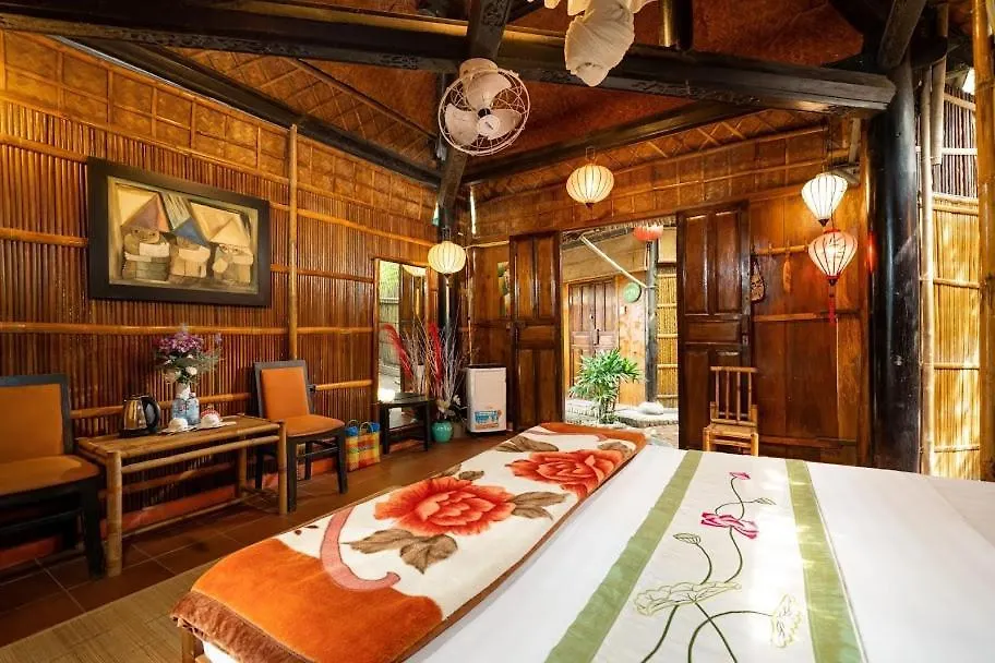 Under The Coconut Tree Hoi An Homestay 0*,